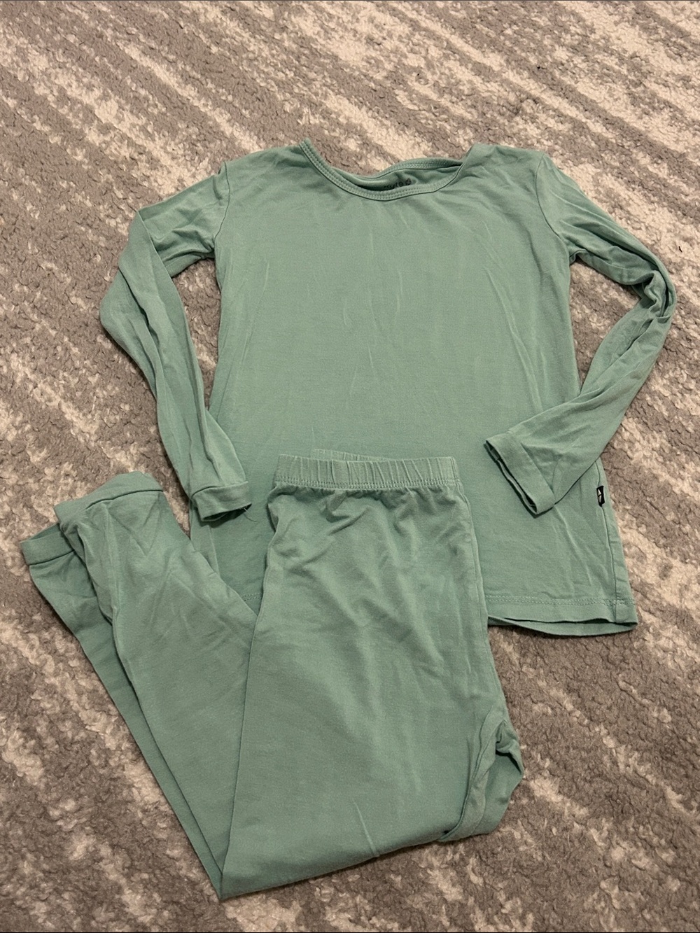 Kyte baby 5T long sleeve pajamas